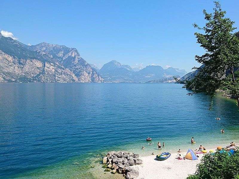 Coasts and islands in Navene Di Malcesine